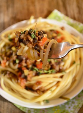 Mercimek bolognese makarna
