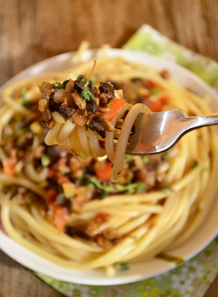 Mercimek bolognese makarna