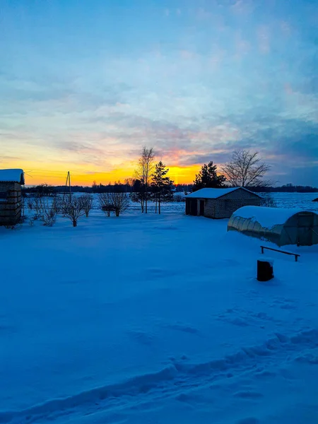 Sahada gün batımı