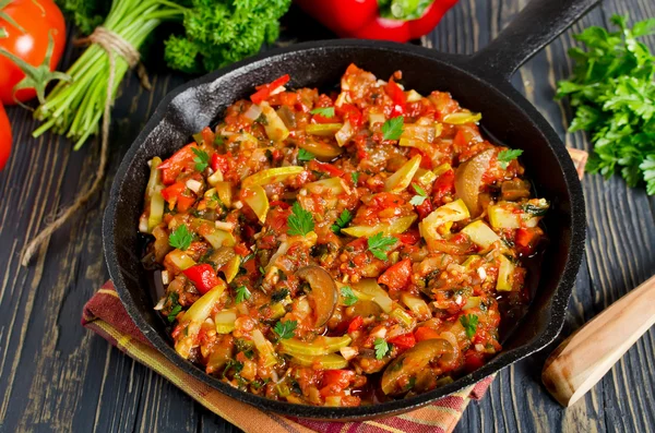 Vegetable ratatouille baked in cast iron frying pan — Stock Photo, Image