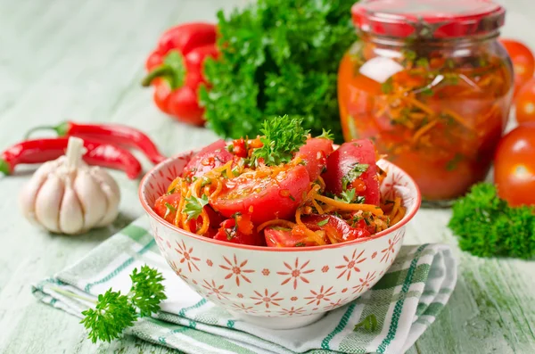 Tomaten in einer würzigen Marinade — Stockfoto