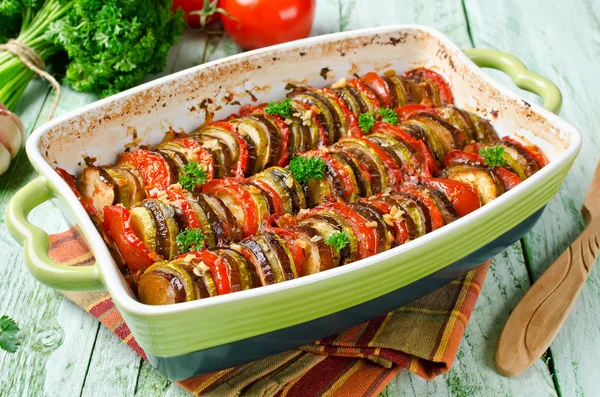 Ratatouille - plat traditionnel de légumes provençaux français cuit — Photo