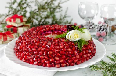 Plaka salata Garnet bilezik ile
