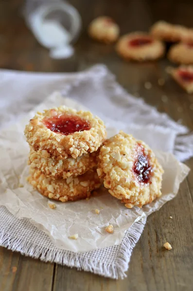 Cookies med jordnötter och sylt — Stockfoto