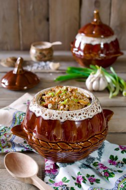 Buğday ile tencerede et