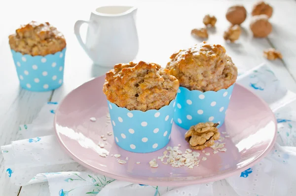 Banana muffins with oatmeal and nuts — Stock Photo, Image