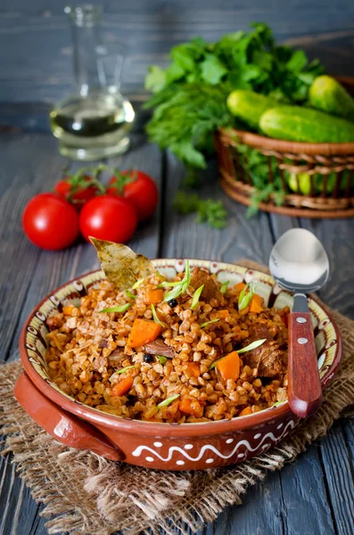 Buckwheat with meat and vegetables — Stock Photo, Image