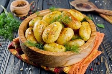 Genç kavrulmuş patates