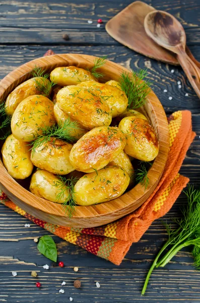 Patatas asadas jóvenes —  Fotos de Stock