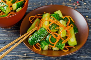 Havuç salatalık salatası