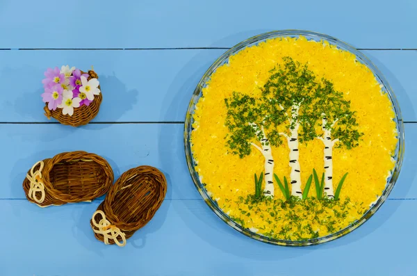 Ünnepi saláta összetétele a formájában egy nyírfa — Stock Fotó