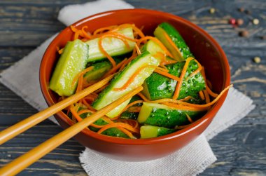 Havuç salatalık salatası