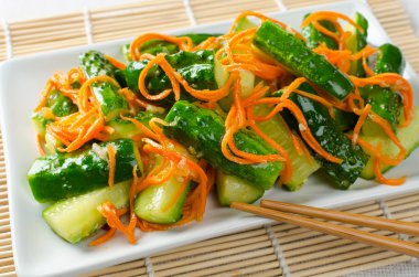 Havuç salatalık salatası