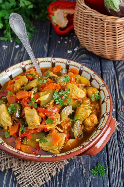 Stew with chicken and vegetables — Stock Image Stew with chicken and vegetables Stock Photo