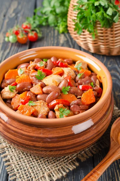 Vegetable stew with chicken and beans — Stock Photo, Image