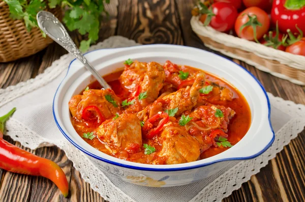 Chakhokhbili - frango cozido com tomates — Fotografia de Stock