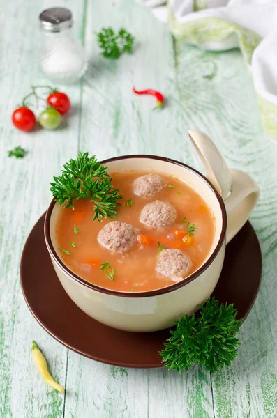 Sopa com bolas de carne — Fotografia de Stock