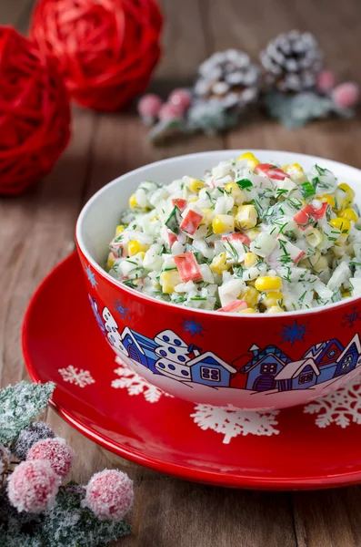 Salade met krab stokken — Stockfoto