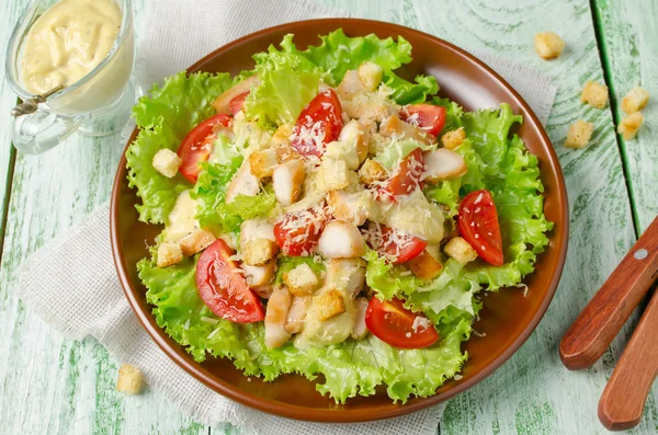 Caesar salad with chicken — Stock Photo, Image