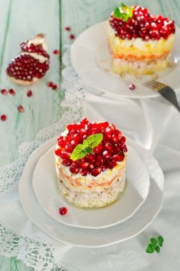 Sebze tatil tablo üzerinden katmanlı salata
