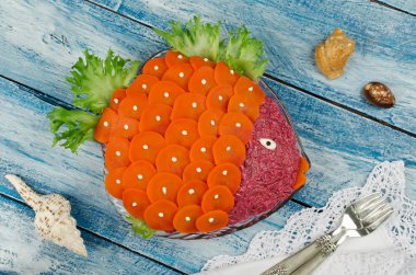 Geleneksel Rus salatası 