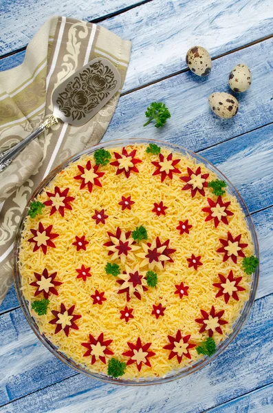 Ensalada de verduras con decoración de primavera — Foto de Stock