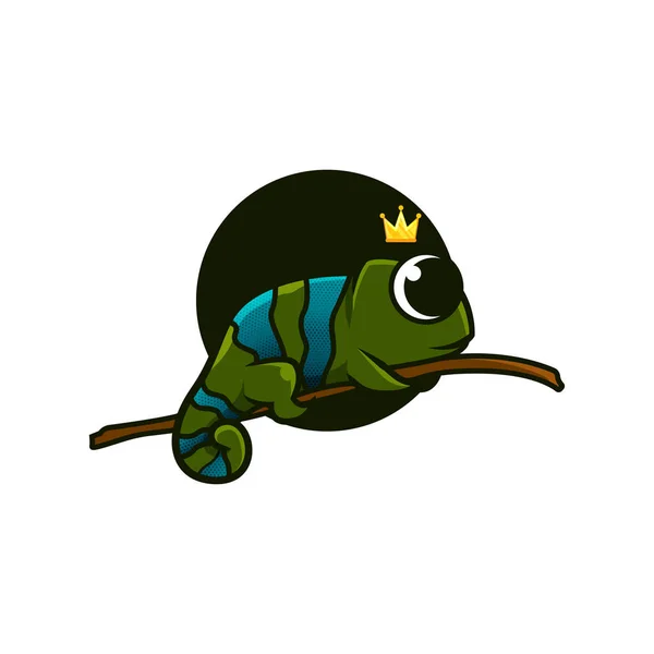 Şirin Kral Bukalemun Maskotu Ağaçta Takılıyor Logo Ikon Maskot Tasarımı — Stok Vektör