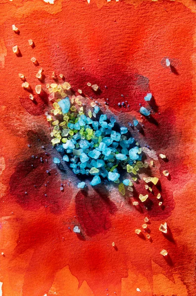 Fondo brillante dibujado a mano con cristales de sal azul y pinturas de acuarela. Salpicaduras de color y salpicaduras crean flores abstractas en la textura del lienzo. — Foto de Stock