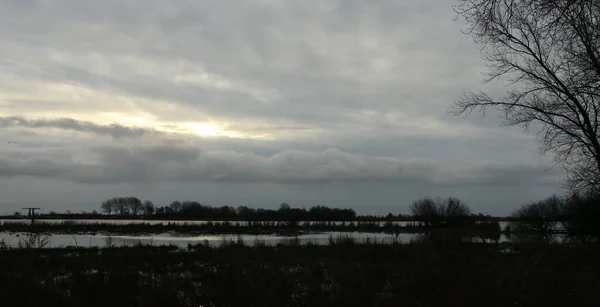 Lago Una Mañana Oscura — Foto de Stock