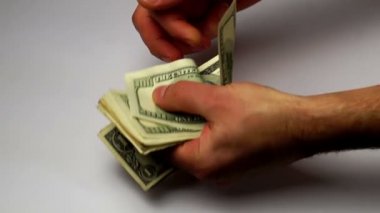 Eller dolar eski banknotlar hesaplamak