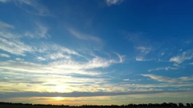 gökyüzü günbatımı.