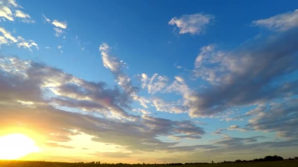 Céu do pôr do sol . — Vídeo de Stock