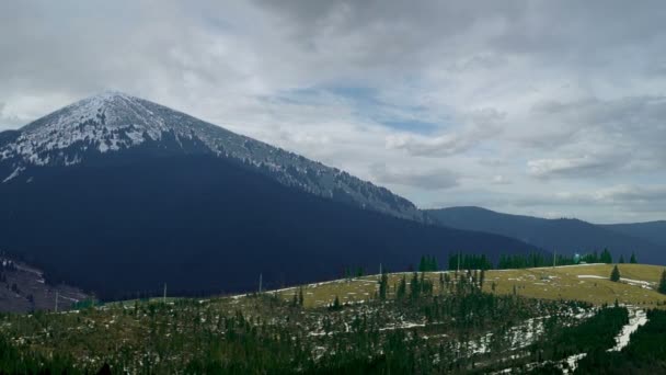 Ciel nuageux dans les montagnes — Video