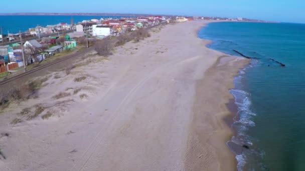 Bande de Côte Entre la Mer et la Rivière .