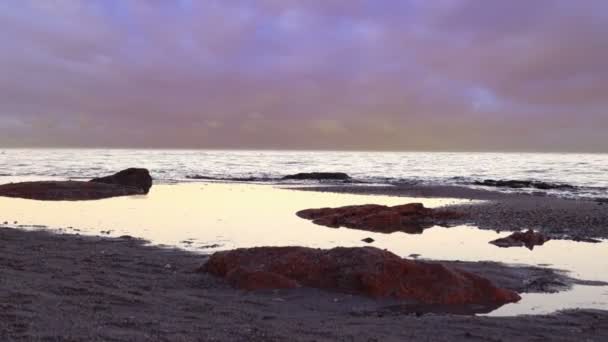 在日落的海边 — 图库视频影像