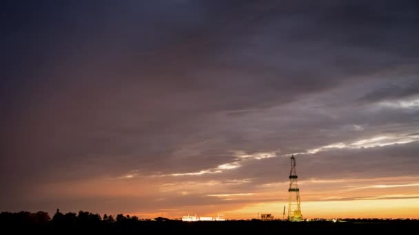 Derrick Used Investigation Gas Field Beams Searchlights Background Clouds Night — Stock Video