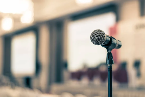 Conférencier Microphone Dans Séminaire Affaires Une Présentation Discours Une Assemblée — Photo
