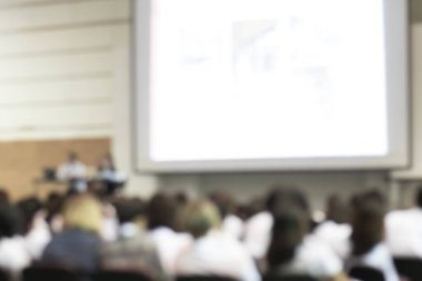 Konferans salonundaki iş veya eğitim konferansı seminerinin soyut geçmişi bulanık 