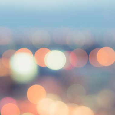 Şehir manzarası manzarasının arka plan çatısı manzarası peyzaj gece ışıkları bokeh