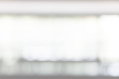 Görüntü ofisinin arka planı. Boş koridor koridoru. Cam duvarlı beyaz oda ve aydınlık bokeh.