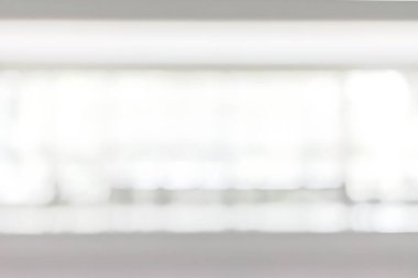 Görüntü ofisinin arka planı. Boş koridor koridoru. Cam duvarlı beyaz oda ve aydınlık bokeh.