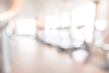 Aerobik ve vücut geliştirme için bulanık spor egzersiz ekipmanlı bulanık spor salonu fitness merkezi ya da sağlık kulübü