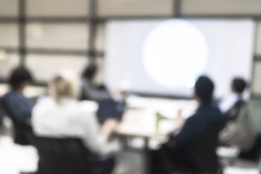 Bulanık ofis toplantısı arka plan iş adamları toplantı odasında çalışma grubu