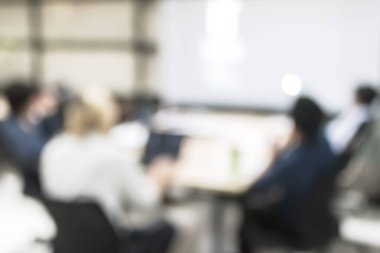 Bulanık ofis toplantısı arka plan iş adamları toplantı odasında çalışma grubu