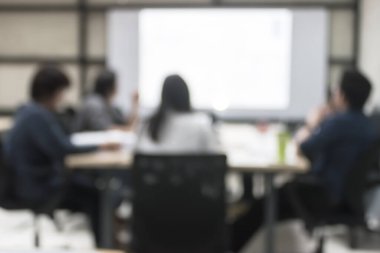 Bulanık ofis toplantısı arka plan iş adamları toplantı odasında çalışma grubu