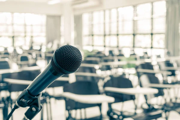Mikrofon Sprachsprecher Vortragssaal Der Schule Seminar Konferenzraum Oder Auf Der — Stockfoto