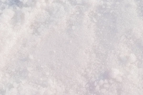 2月の寒さの季節に冷たい雪の結晶の新鮮な冷たい氷 雪氷の表面パターンの雪の白いテクスチャ冬の背景 — ストック写真
