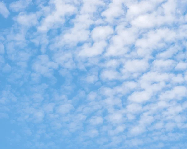 Cielo Azul Con Fondo Nubes Suaves — Foto de Stock