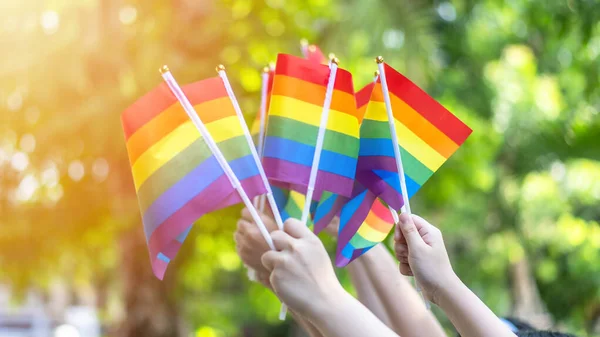 Orgoglio Lgbt Lgbtq Orgoglio Gay Con Bandiera Arcobaleno Persone Lesbiche — Foto Stock