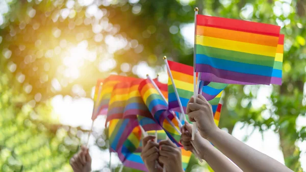 Orgoglio Lgbt Lgbtq Orgoglio Gay Con Bandiera Arcobaleno Persone Lesbiche — Foto Stock